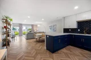 LA JOLLA RACQUET CLUB Condos for Sale
