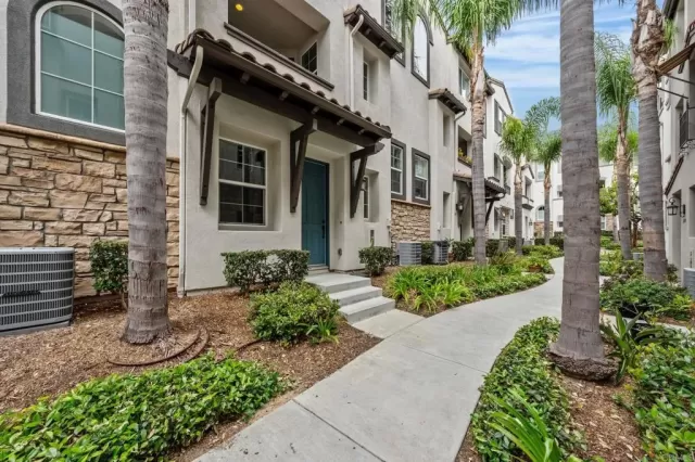 MLS: PTP2605452 Condo For Sale