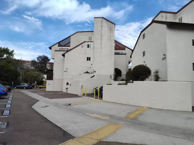 MLS: PTP2605479 Condo For Sale