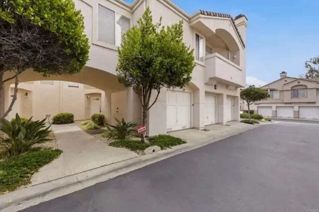 MLS: PTP2605509 Condo For Sale