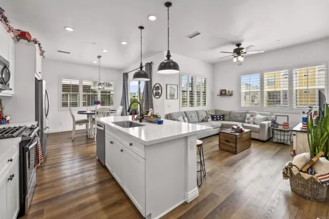 MLS: PTP2605553 Condo For Sale