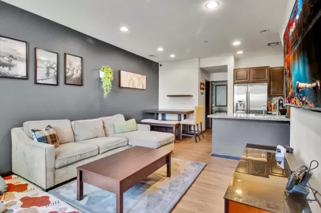 MLS: PTP2605620 Condo For Sale