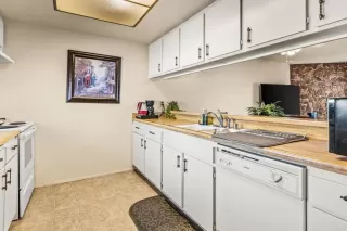 Photo #2: PTP2605729 Listing