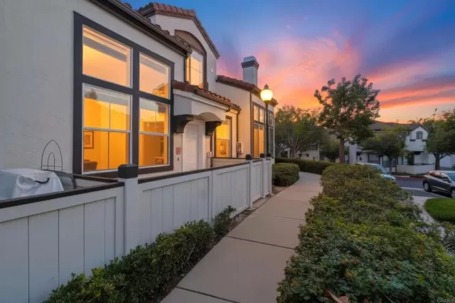 MLS: PTP2605747 Condo For Sale