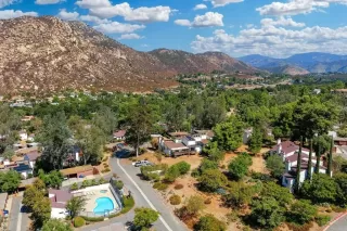 Photo #2: PTP2605772 Listing
