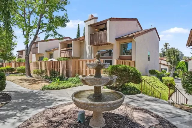 MLS: PTP2605782 Condo For Sale
