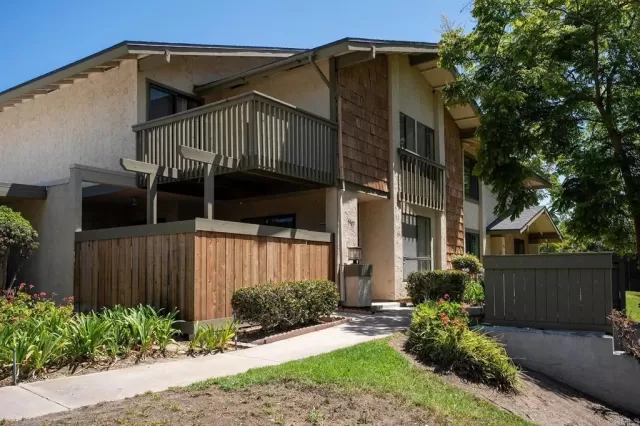 MLS: PTP2605796 Condo For Sale