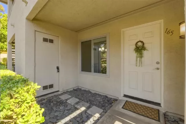 MLS: PTP2605811 Condo For Sale
