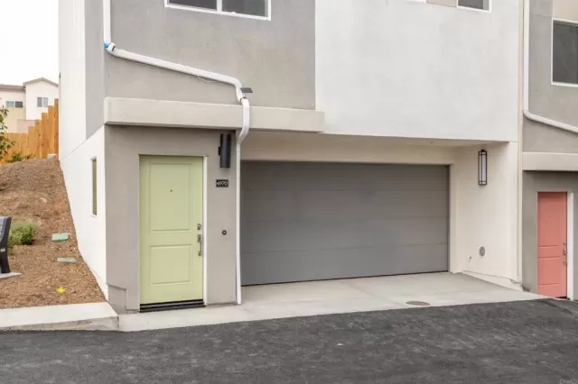 MLS: PTP2605828 Condo For Sale