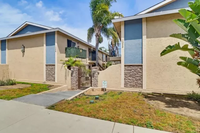 MLS: PTP2605888 Condo For Sale