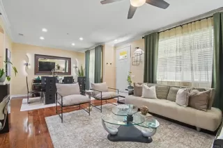 Photo #2: PTP2605914 Listing