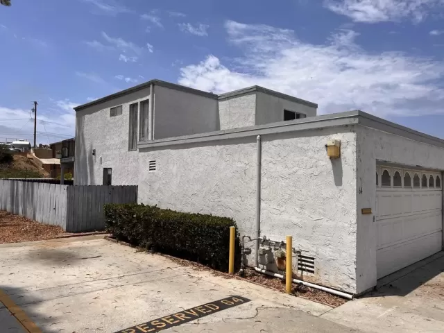 MLS: PTP2605915 Condo For Sale