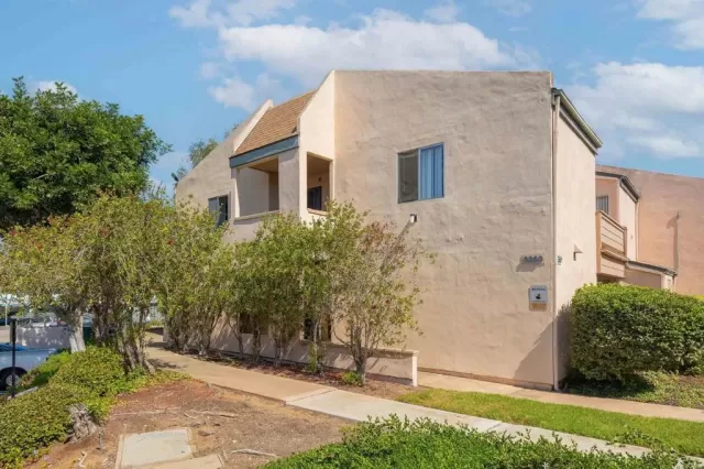 MLS: PTP2605942 Condo For Sale