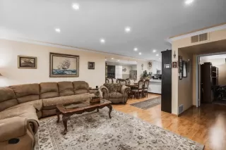 Photo #2: PTP2605946 Listing