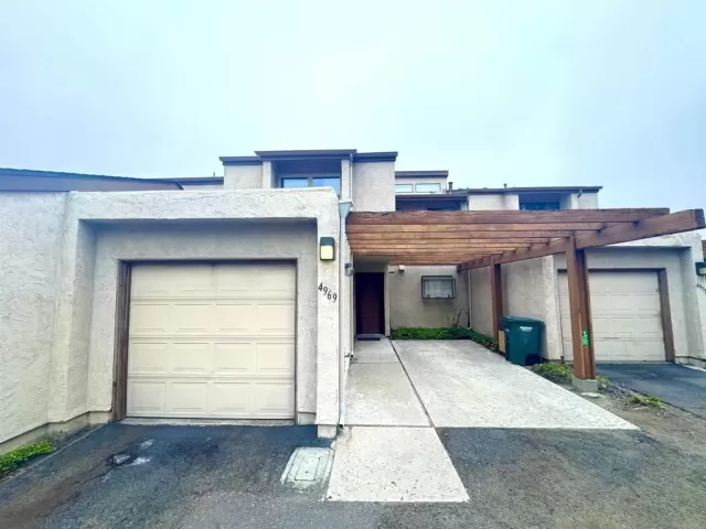 MLS: PTP2605982 Condo For Sale