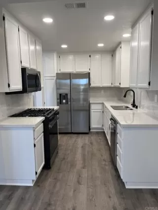 Photo #6: PTP2606124 Listing