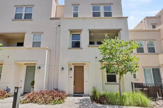 MLS: PTP2606180 Condo For Sale