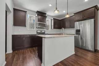 Photo #5: PTP2606180 Listing