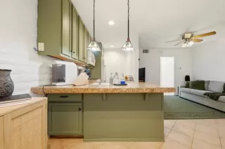 Photo #4: PTP2606195 Listing