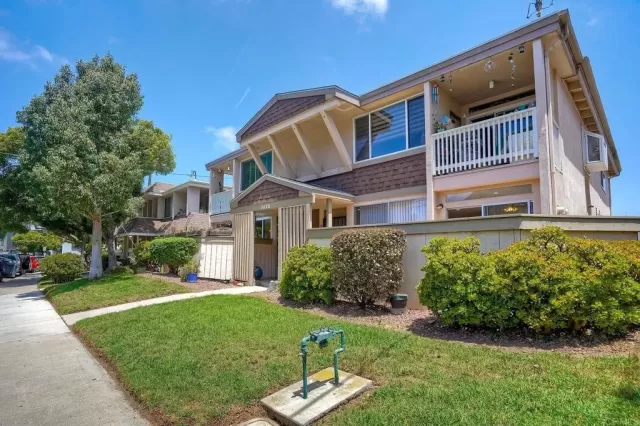MLS: PTP2606220 Condo For Sale