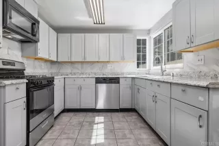 Photo #5: PTP2606231 Listing