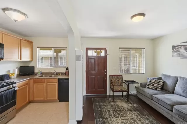 MLS: PTP2606294 Condo For Sale