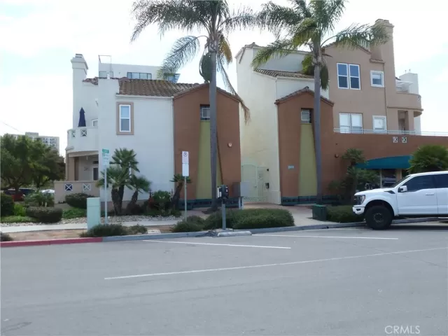 MLS: PW23081603 Condo For Sale