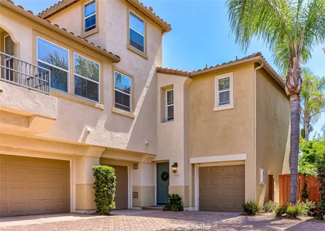 MLS: PW23113979 Condo For Sale