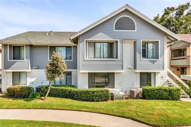 MLS: PW23150033 Condo For Sale