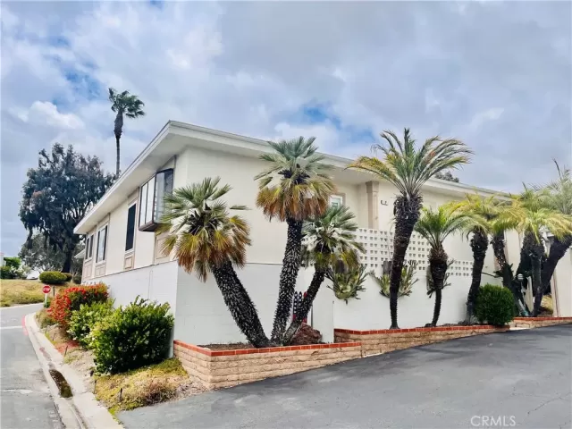 MLS: PW25099274 Condo For Sale