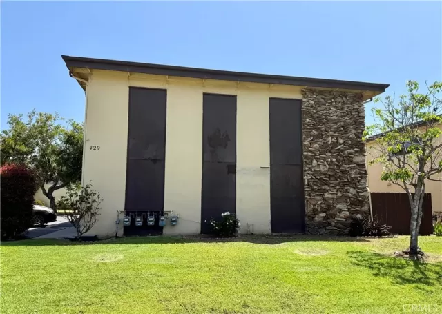 MLS: PW25115132 Condo For Sale