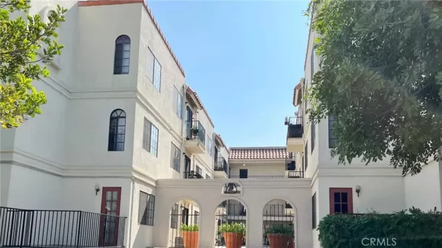 MLS: RS22185696 Condo For Sale