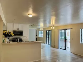 Photo #5: RS22185696 Listing