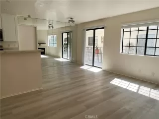 Photo #6: RS22185696 Listing