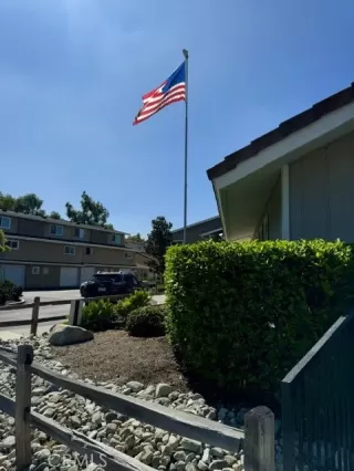 Photo #5: RS24202004 Listing