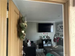 Photo #2: SB22252286 Listing 