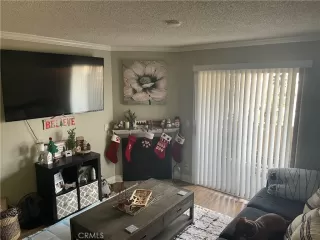 Photo #3: SB22252286 Listing 