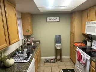 Photo #5: SB22252286 Listing 