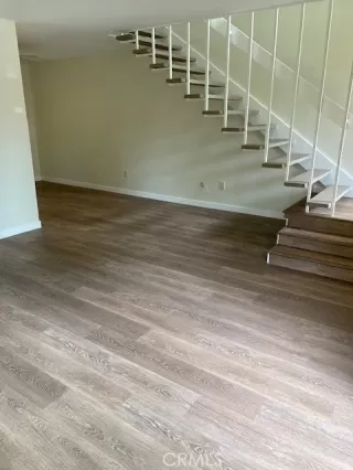 Photo #4: SB23229365 Listing