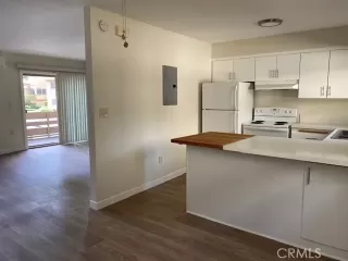 Photo #6: SB23229365 Listing