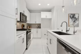 Photo #4: SB25063171 Listing