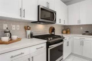 Photo #5: SB25063171 Listing