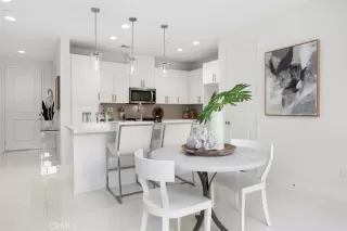 Photo #6: SB25063171 Listing