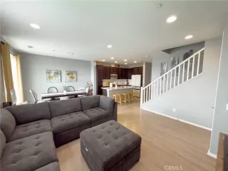 Photo #6: SB25107682 Listing