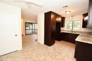 Photo #4: SB25128114 Listing 