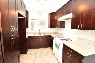 Photo #5: SB25128114 Listing 