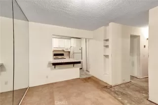 Photo #4: SB25134844 Listing