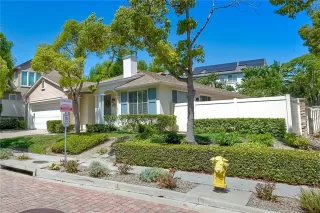 Photo #1: SB25180541 Listing 