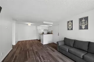 Photo #3: SB26090419 Listing 