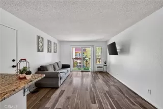 Photo #5: SB26090419 Listing 